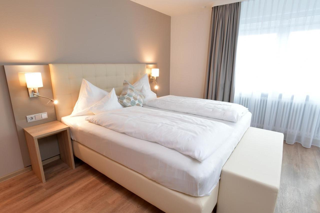 Hotel Krone Niefern-Öschelbronn Esterno foto
