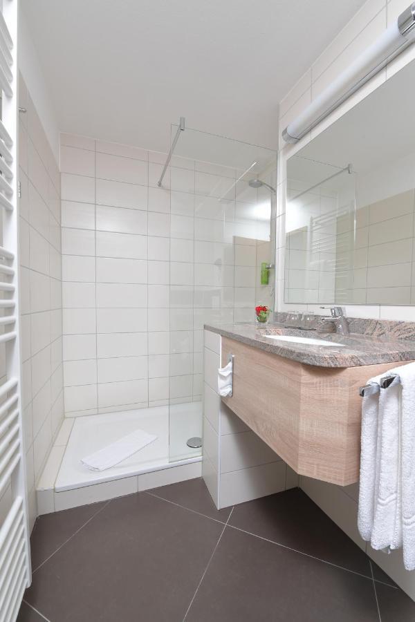Hotel Krone Niefern-Öschelbronn Esterno foto
