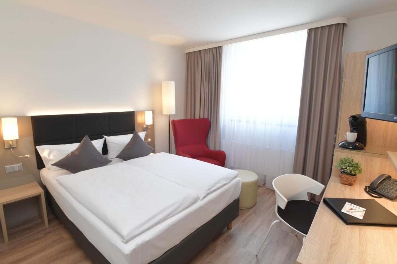 Hotel Krone Niefern-Öschelbronn Esterno foto