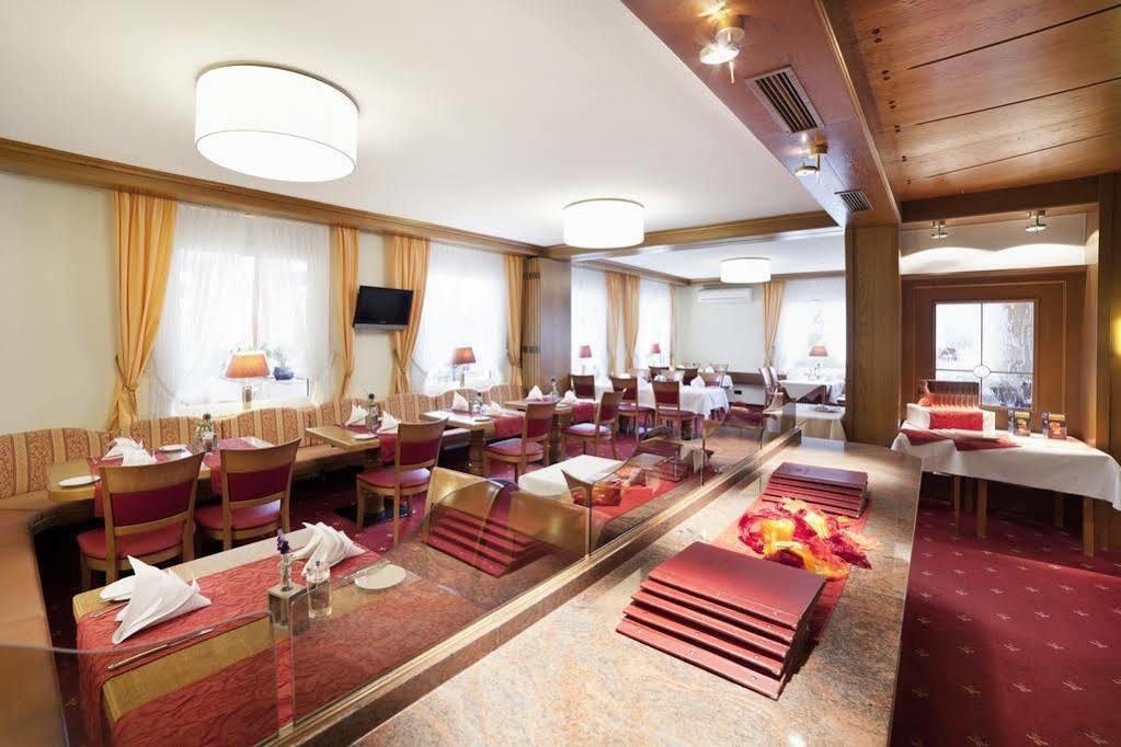 Hotel Krone Niefern-Öschelbronn Esterno foto