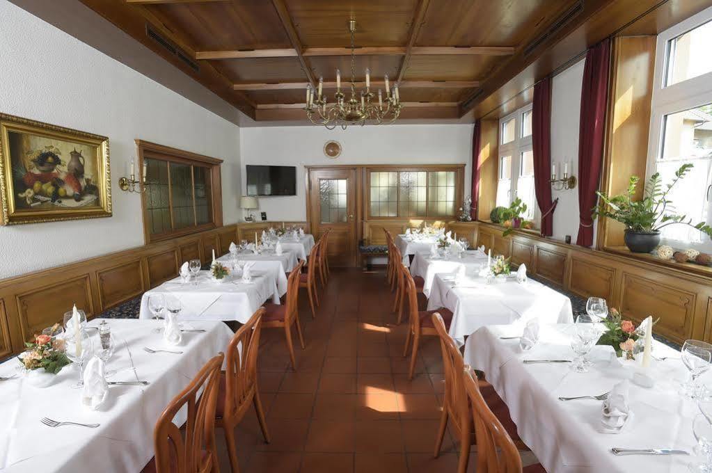 Hotel Krone Niefern-Öschelbronn Esterno foto